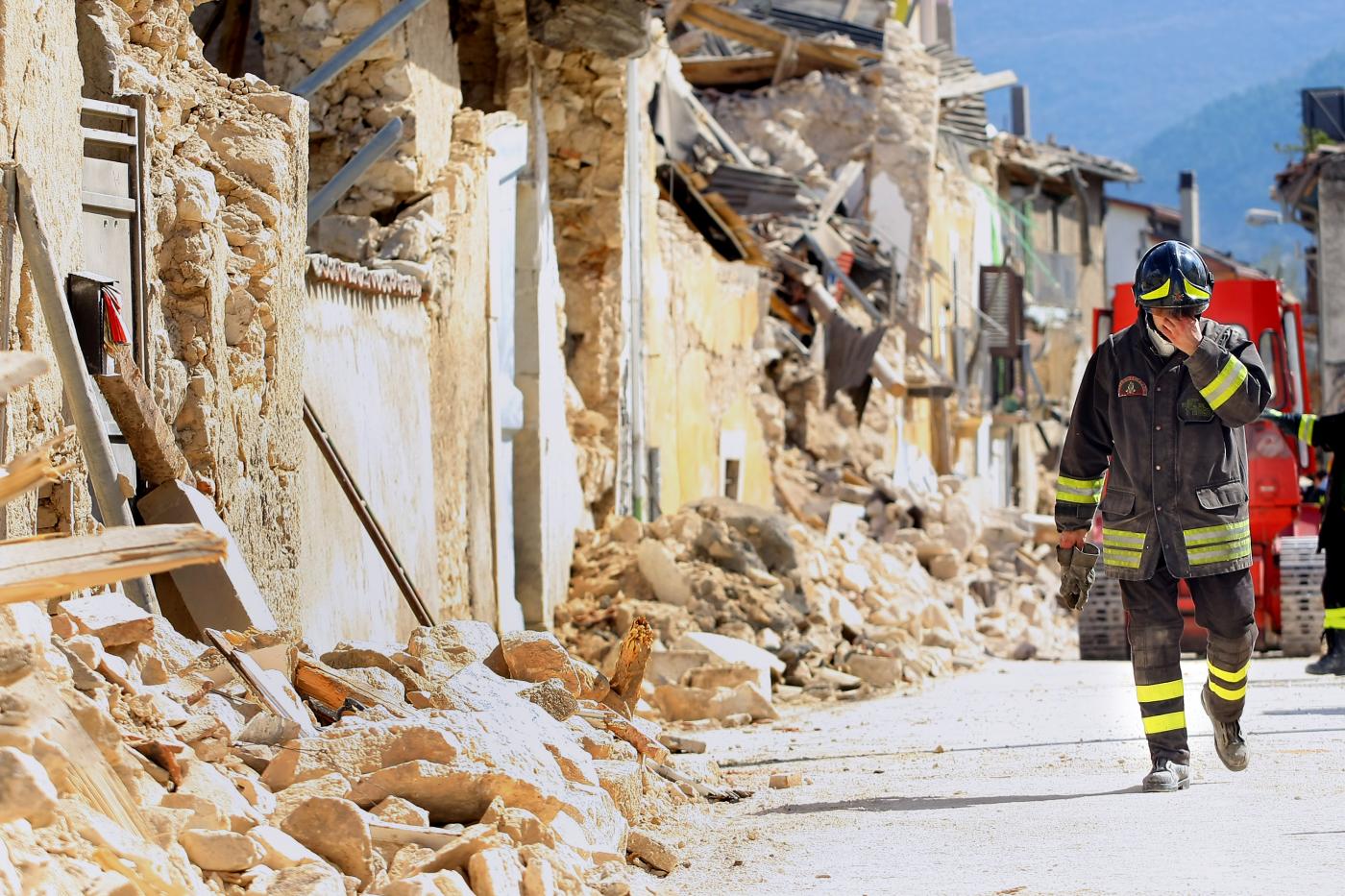 Ej Atlas, image size:1400x933